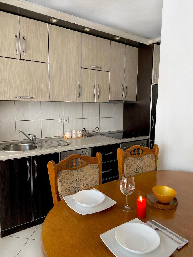 Zogu Apartments - City Center Pristina Eksteriør billede